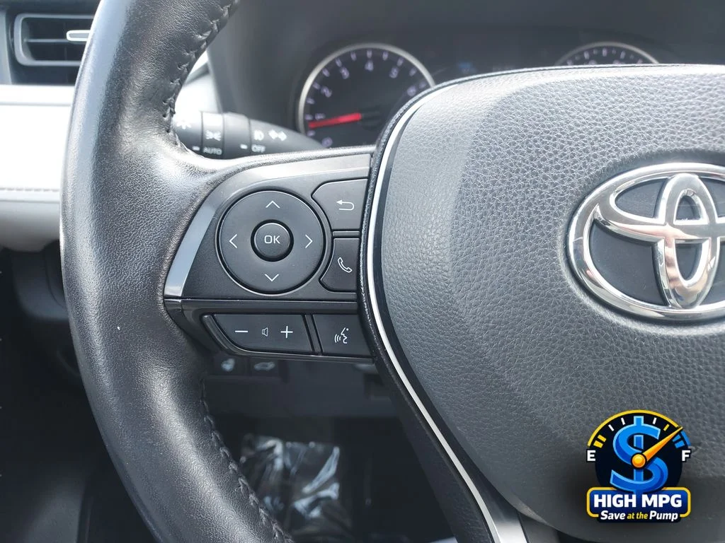 Used 2021 Gray Toyota XLE Premium image 18