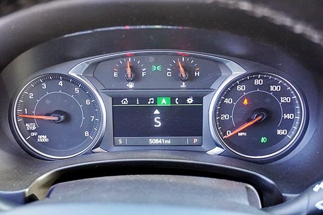 Used 2024 Silver GMC SLT image 31