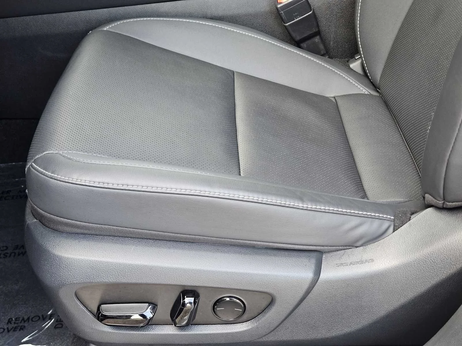 Certified Used 2025 IRIDIUM Lexus Premium image 19