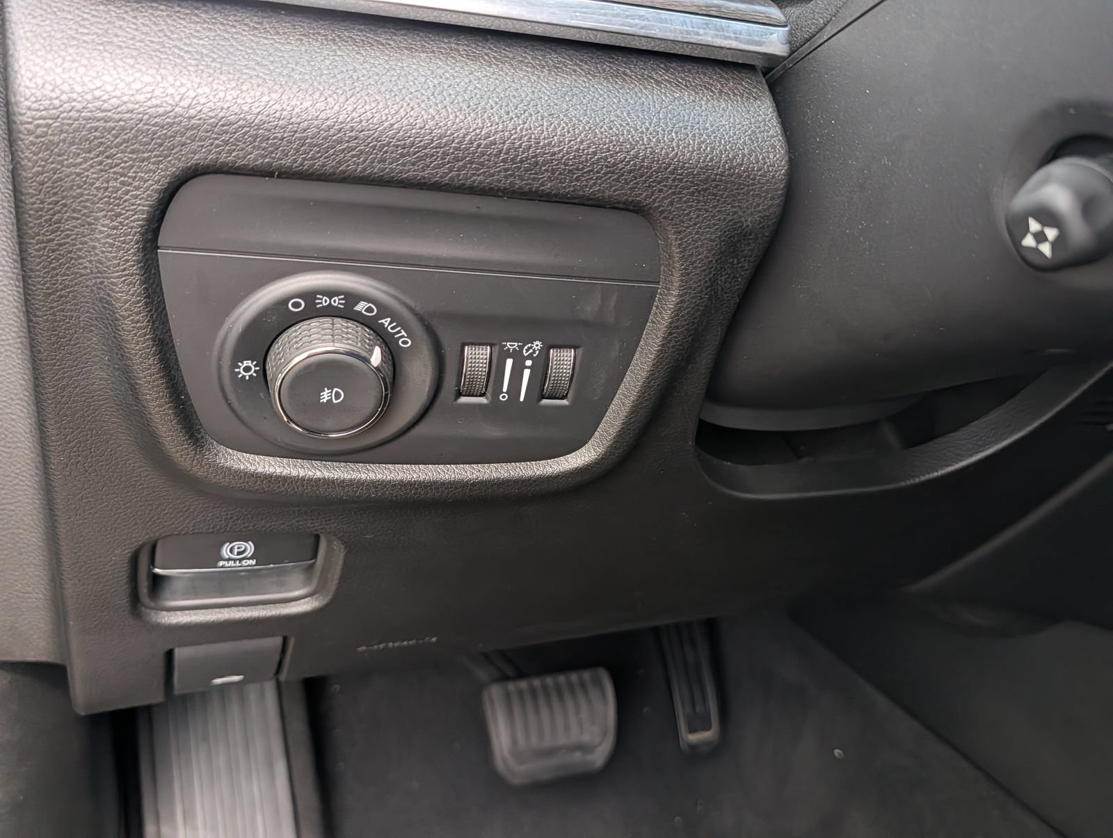 Used 2023 Black Jeep Overland 4x4 image 19