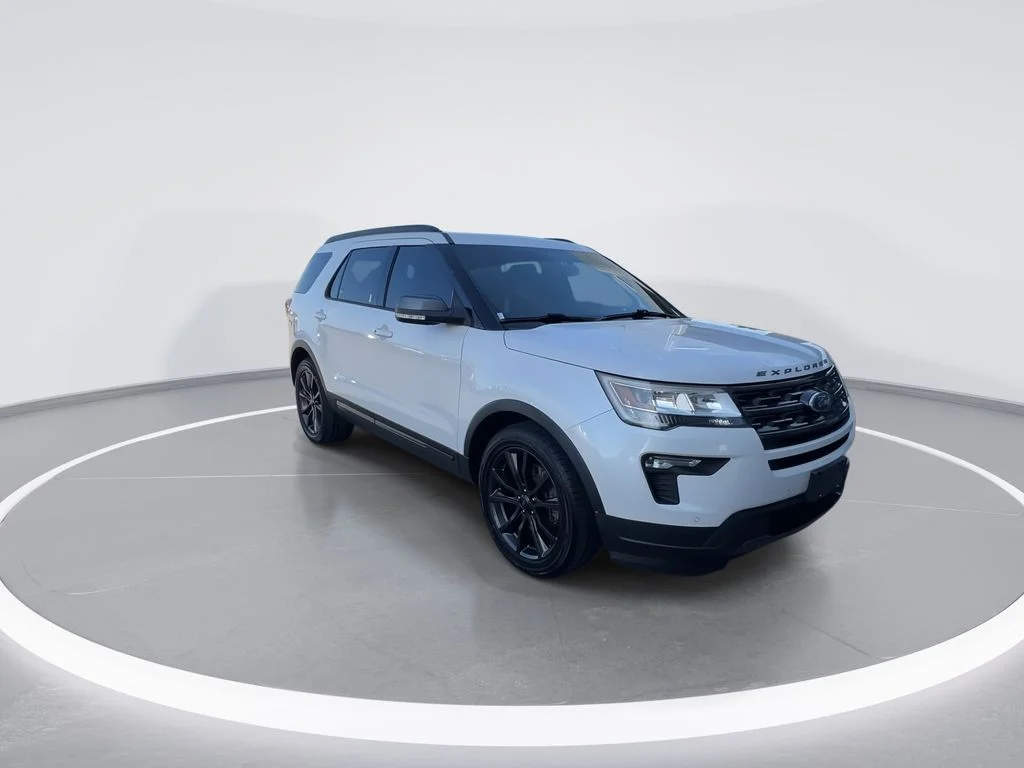 Used 2018 White Ford XLT image 2