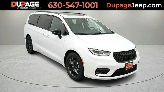 2026 Chrysler Pacifica Limited's photo