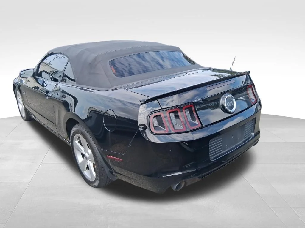 Used 2013 Black Ford GT image 16