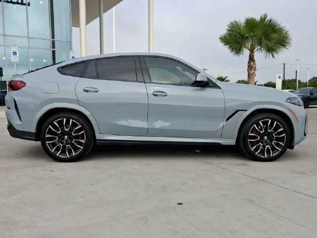 Used 2025 Gray BMW xDrive40i image 8
