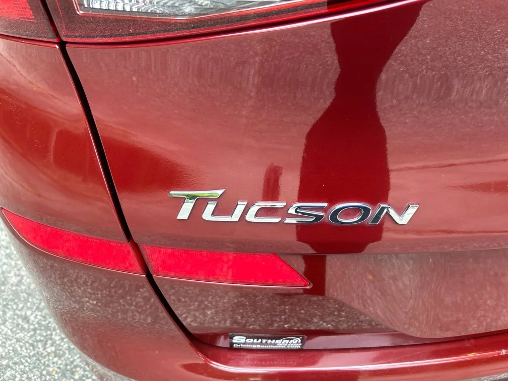 Used 2020 Red Hyundai Value image 11