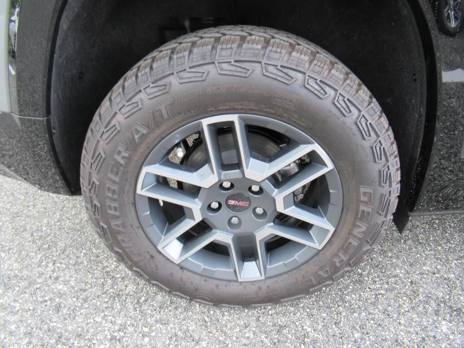 2027 GMC Terrain AT4 - Photo 8