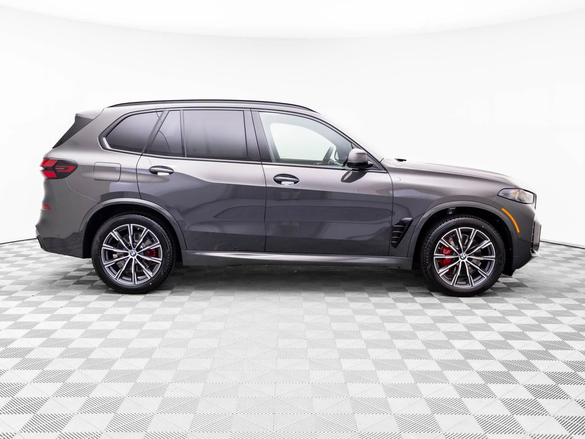 New 2026 Gray BMW xDrive40i image 7