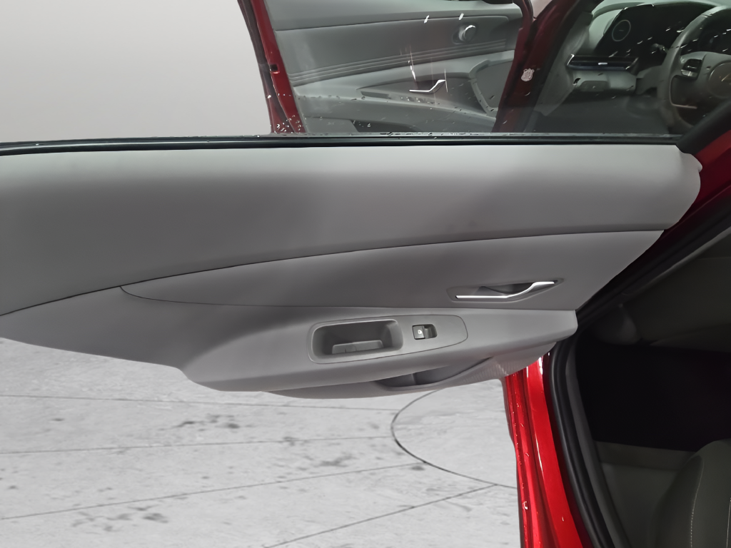 Used 2025 Red Hyundai SEL Convenience image 15