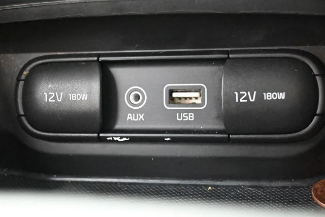 Used 2018 Black Kia S image 25