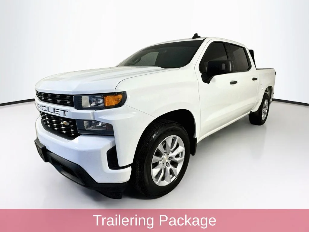 Used 2021 White Chevrolet Custom image 3