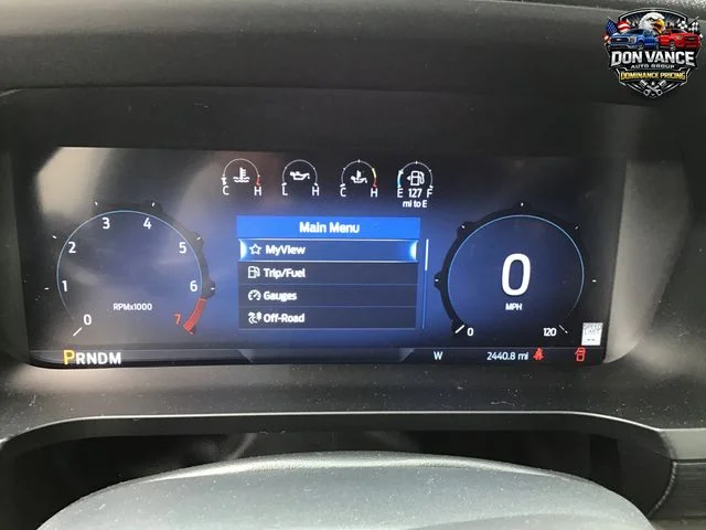 New 2025 Oxford White Ford XLT image 15