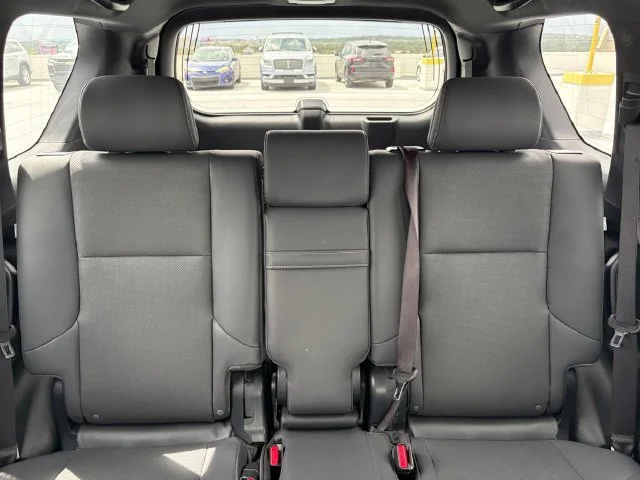 Used 2021 Black Lexus 460 image 5