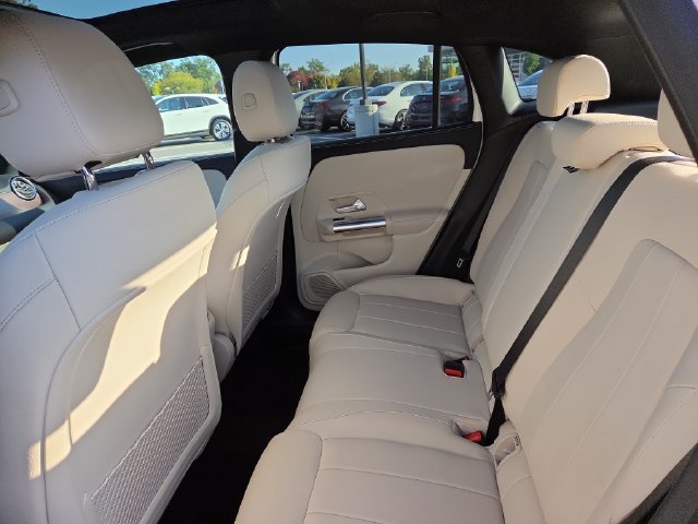 Used 2023 White Mercedes-Benz GLA 250 image 26