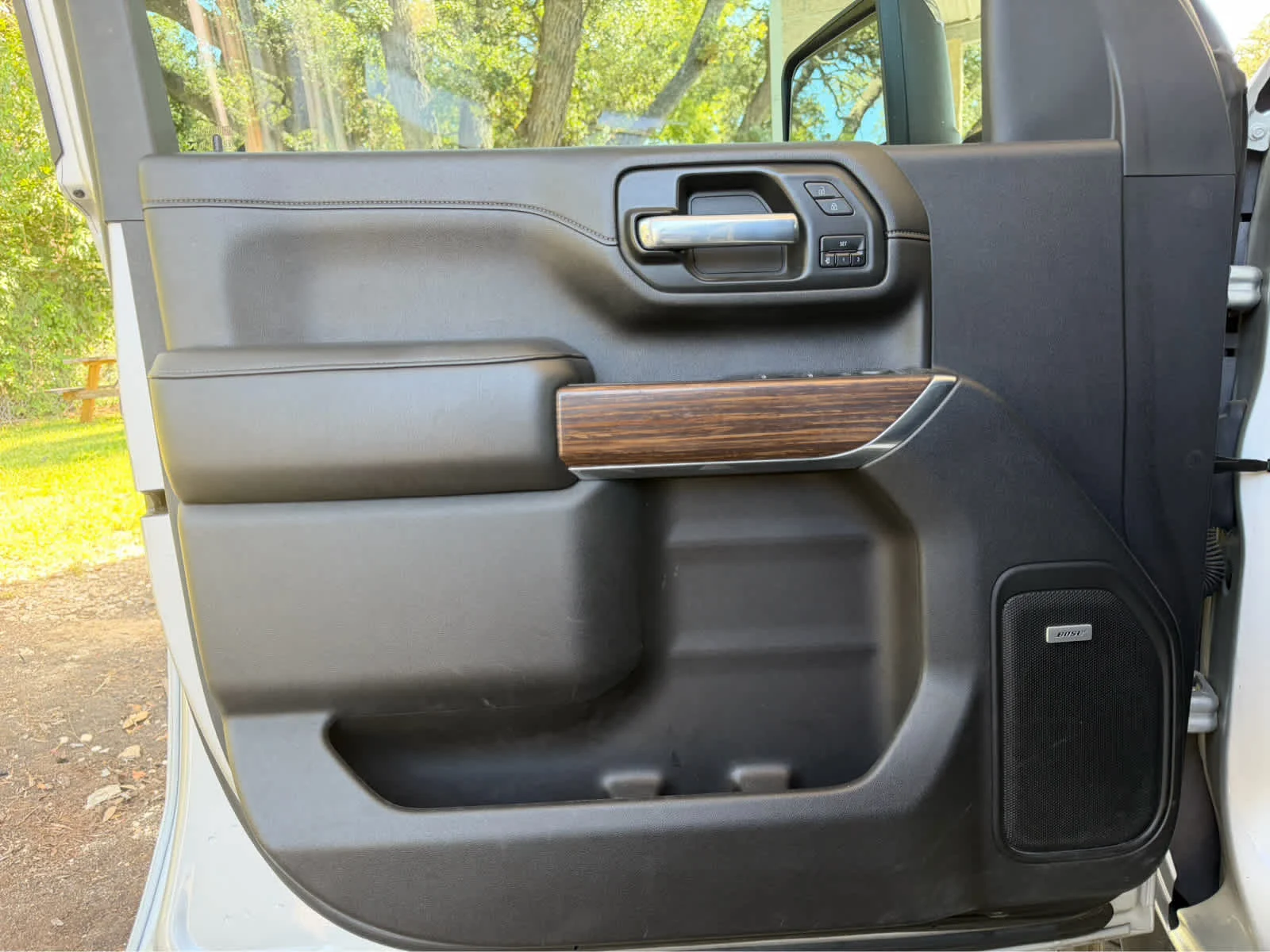 Used 2021 Silver Ice Metallic Chevrolet High Country image 21