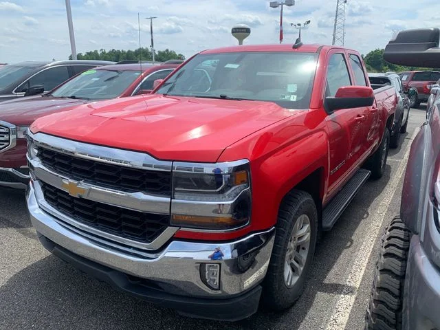 Used 2018 Red Chevrolet LT image 4