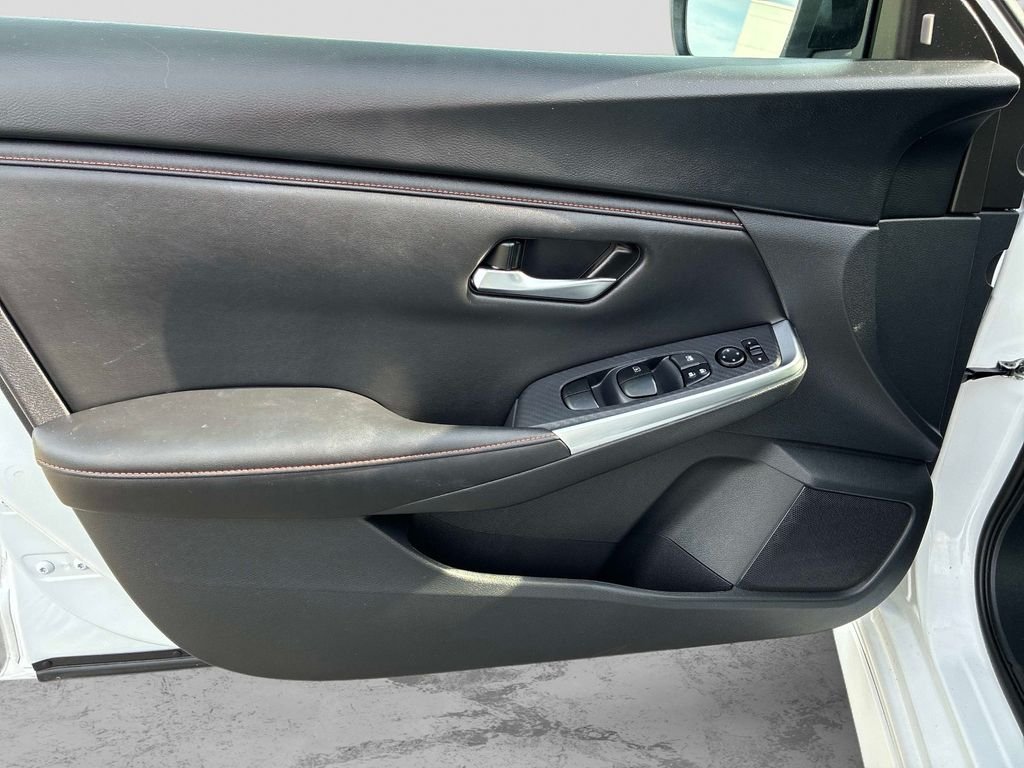 Used 2023 White Nissan SR image 19