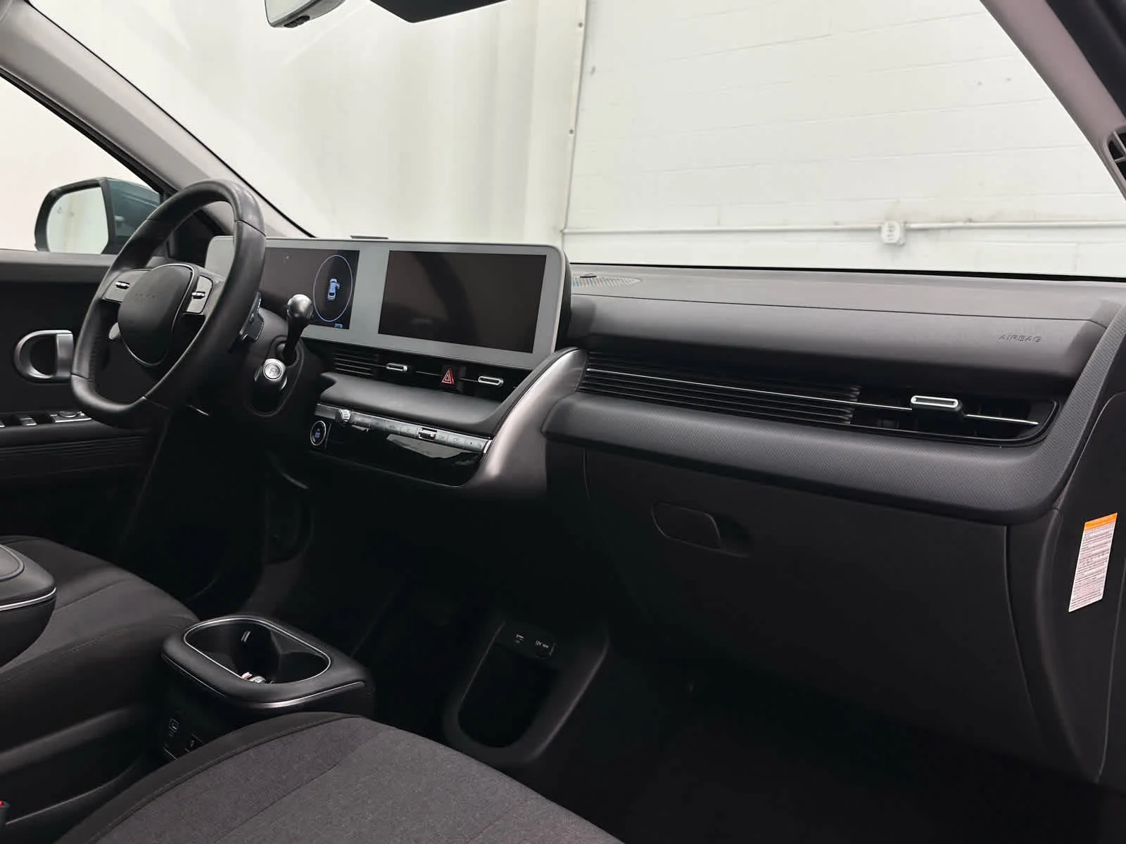 Used 2024 Digital Teal Hyundai SEL image 17