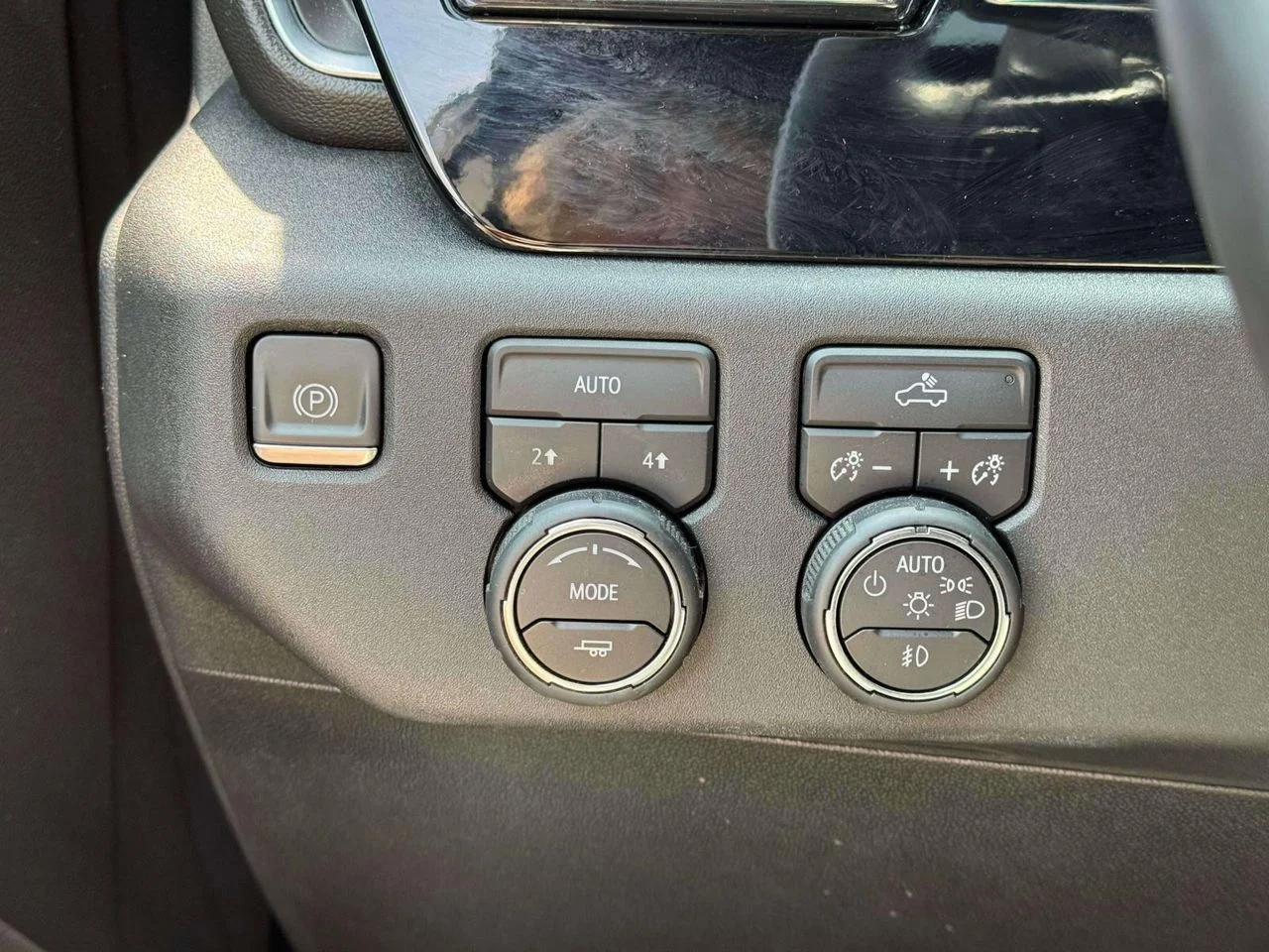 Used 2024 Lakeshore Blue Metallic Chevrolet 4WD Crew Cab Short Bed RST image 22