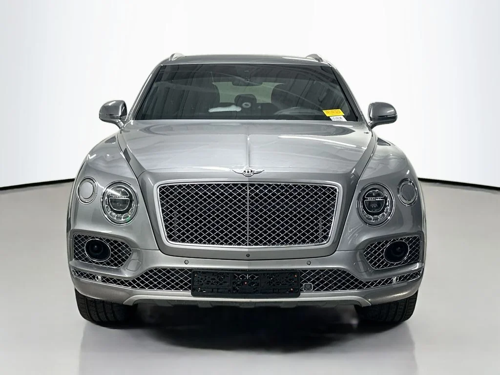 Used 2018  Bentley W12 image 6