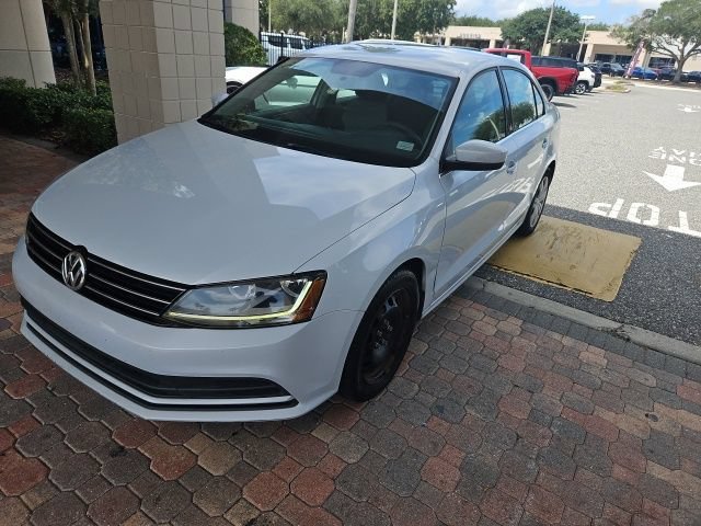 Used 2017 White Silver Metallic Volkswagen 1.4T S image 1