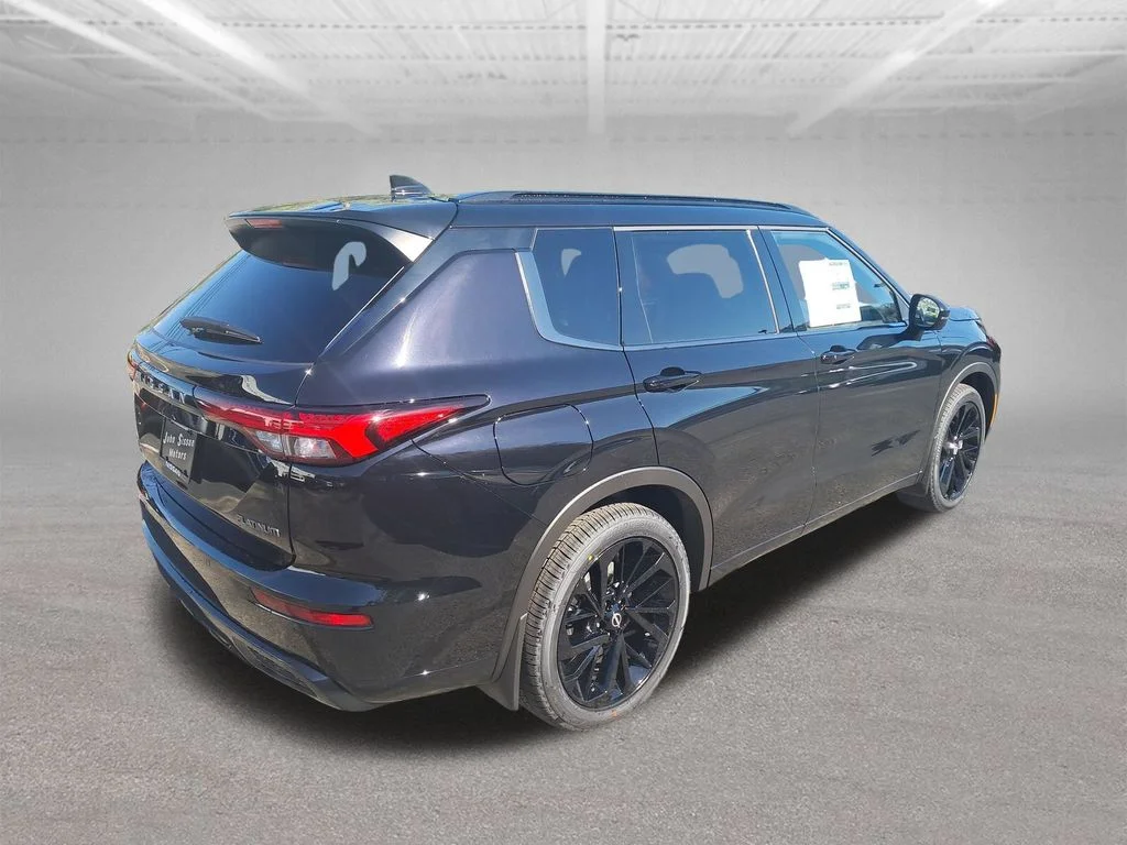 New 2026 Black Nissan Platinum image 5