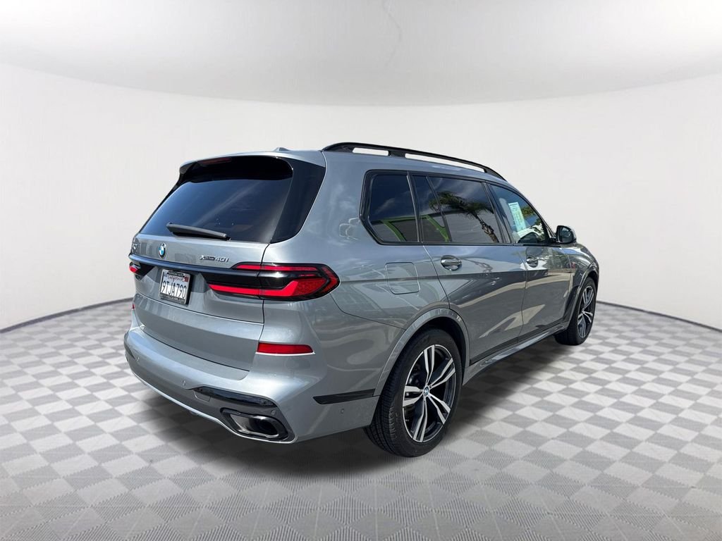 Used 2024 Gray BMW xDrive40i image 4
