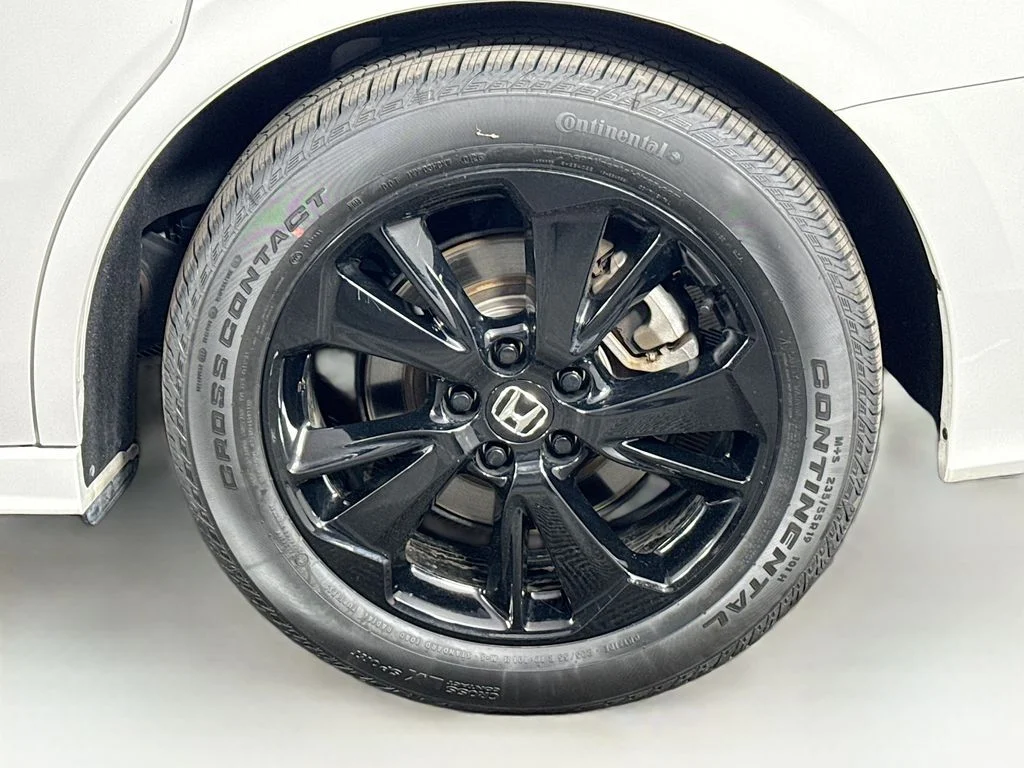 Used 2024  Honda Sport image 9