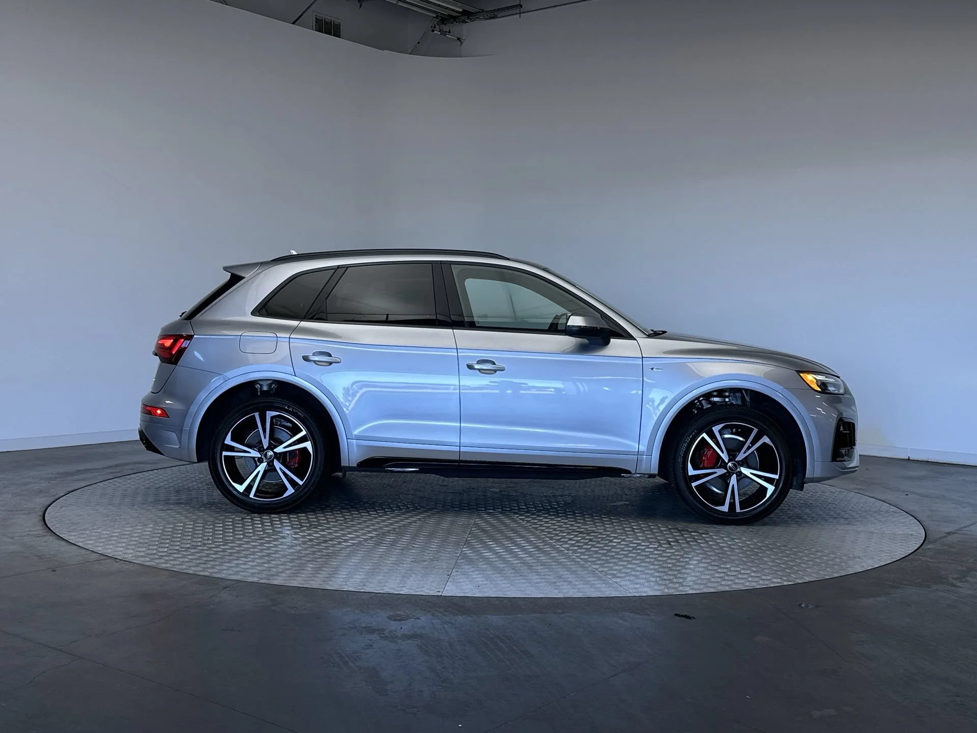 Used 2025 Florett Silver Metallic Audi S line Premium Plus image 10