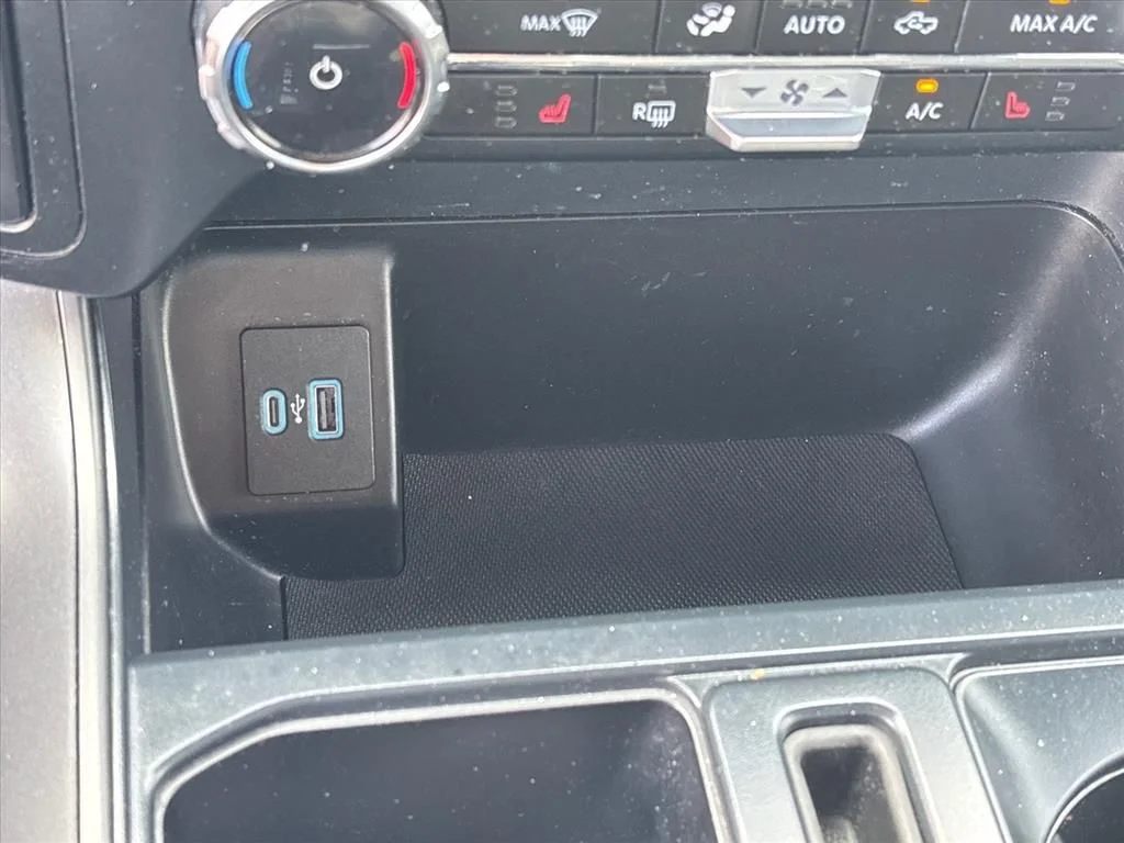 Certified Used 2024 Oxford White Ford XLT image 34