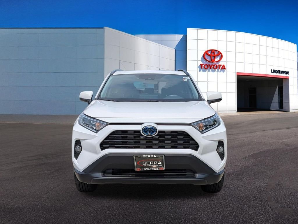 Used 2021 White Toyota XLE image 4