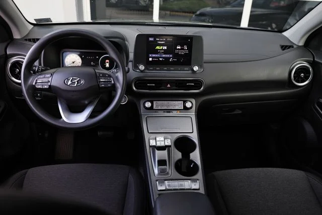 Used 2023 Ultra Black Hyundai SE image 27
