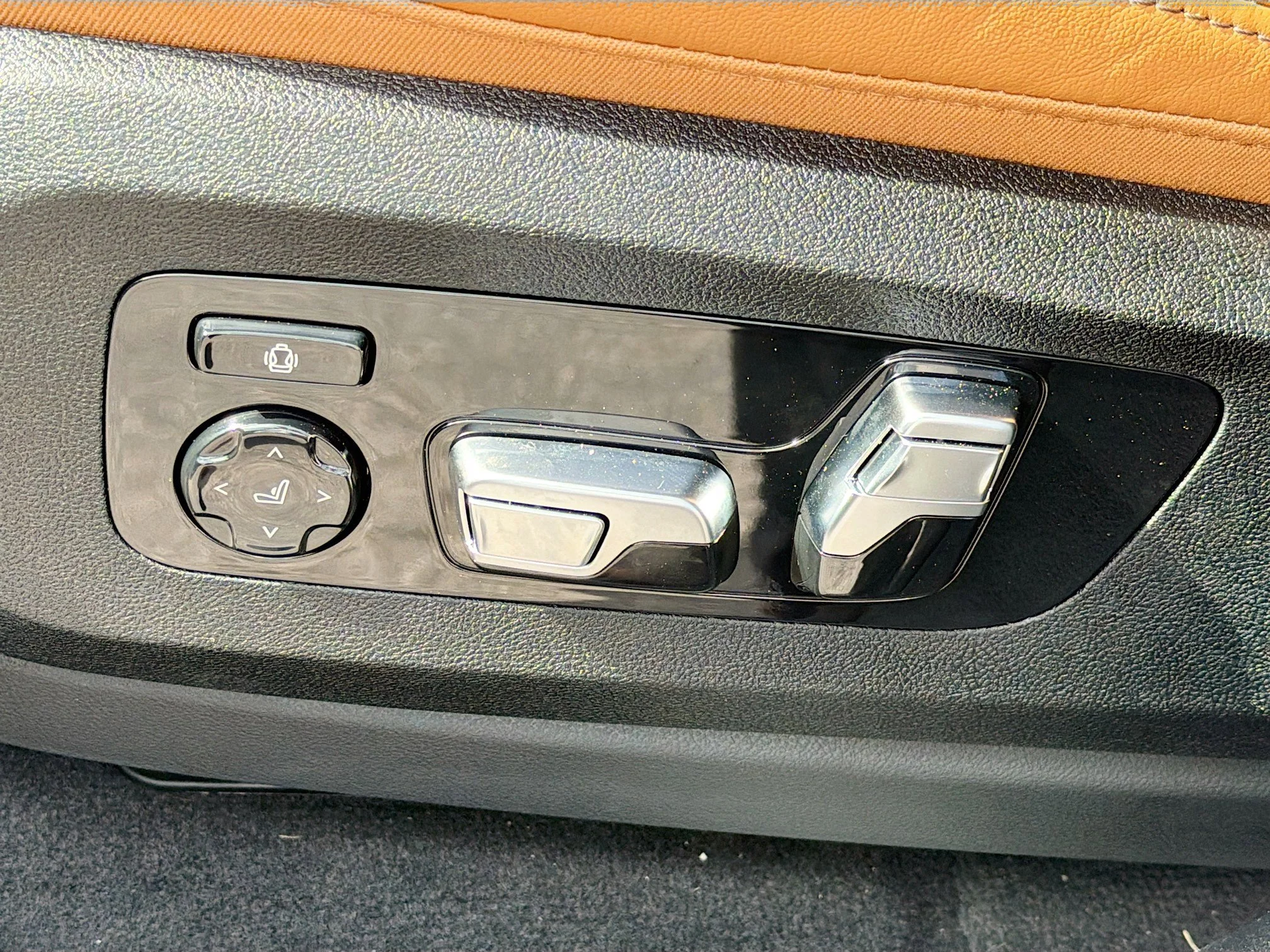 New 2026 Mineral White Metallic BMW xDrive40i image 24
