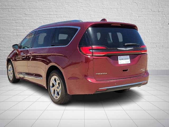 Used 2021 Red Chrysler Limited image 3