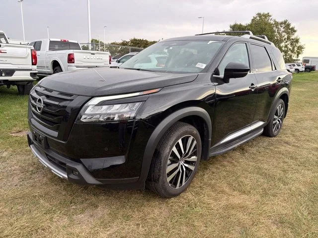 Used 2025 Black Nissan Platinum image 2