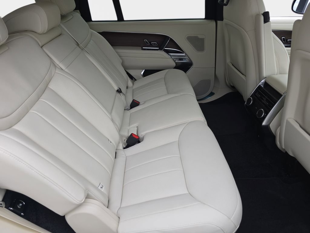 New 2026 Santorini Black Land Rover SE LWB image 11
