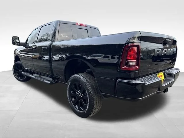 New 2026 Diamond Black Crystal Pearl-Coat Exterior Paint RAM Tradesman image 6