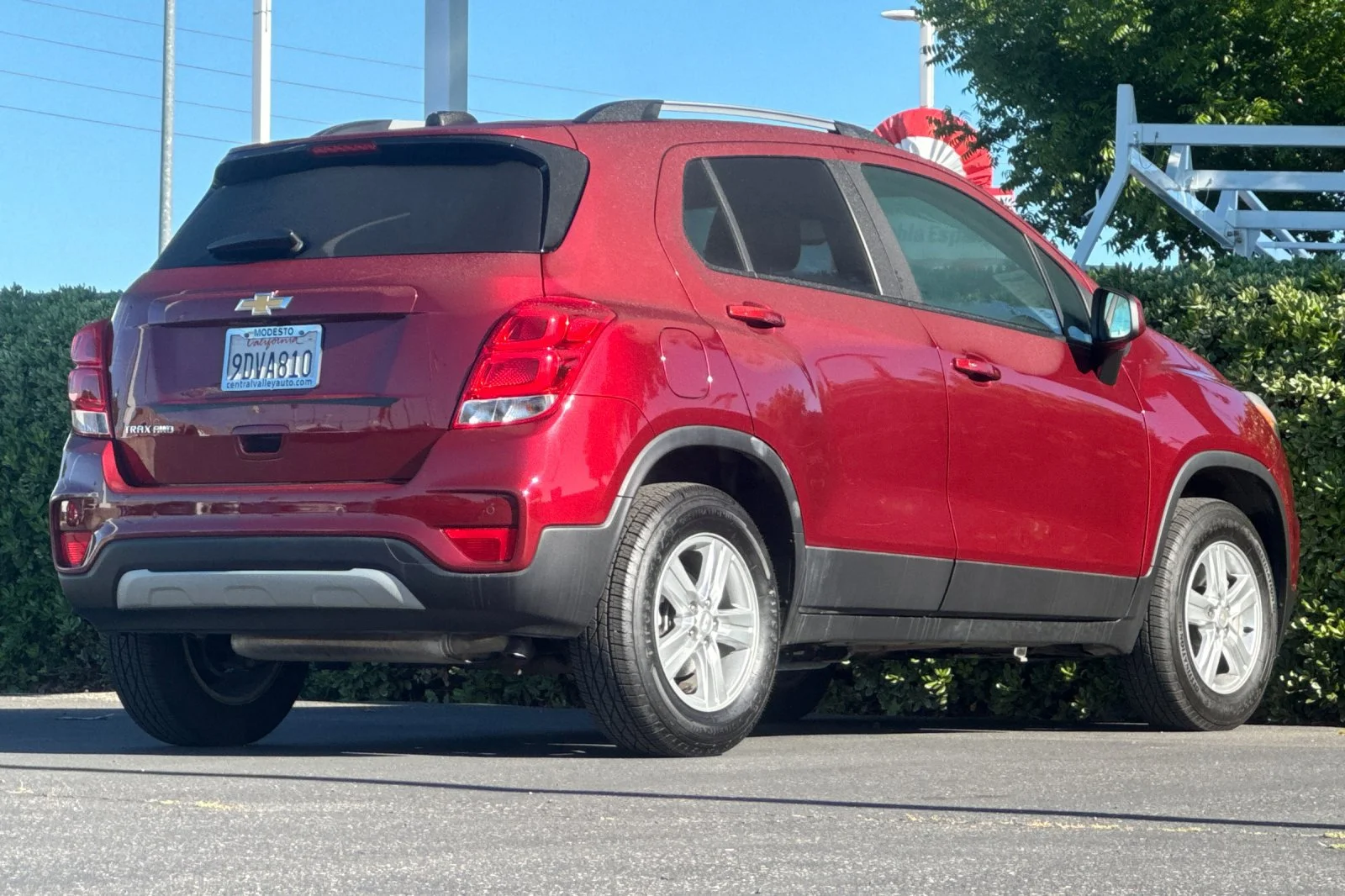 Used 2022 Crimson Metallic Chevrolet LT image 4