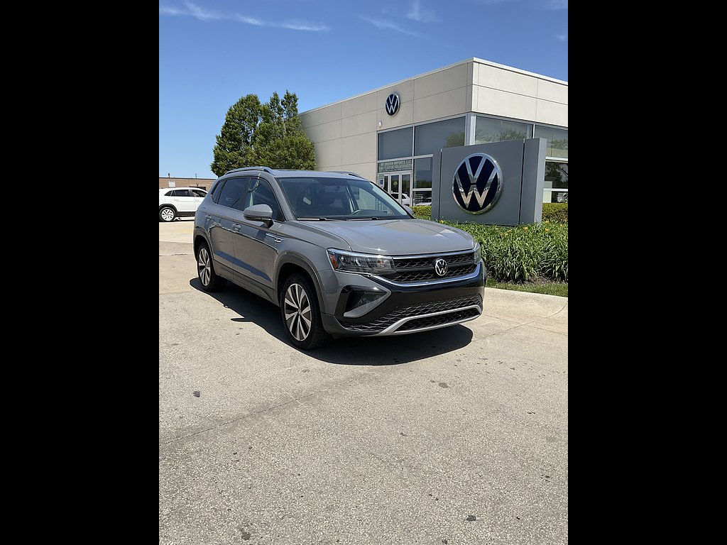 2022 Volkswagen Taos 1.5T SE's photo
