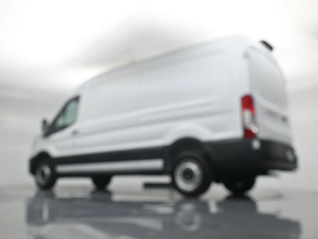 New 2026 Oxford White Ford Base image 2