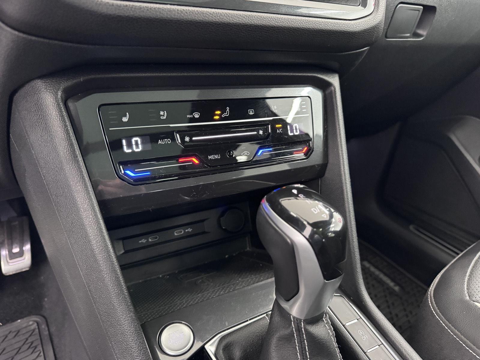 2022 Volkswagen Tiguan SEL R-LINE - Photo 25