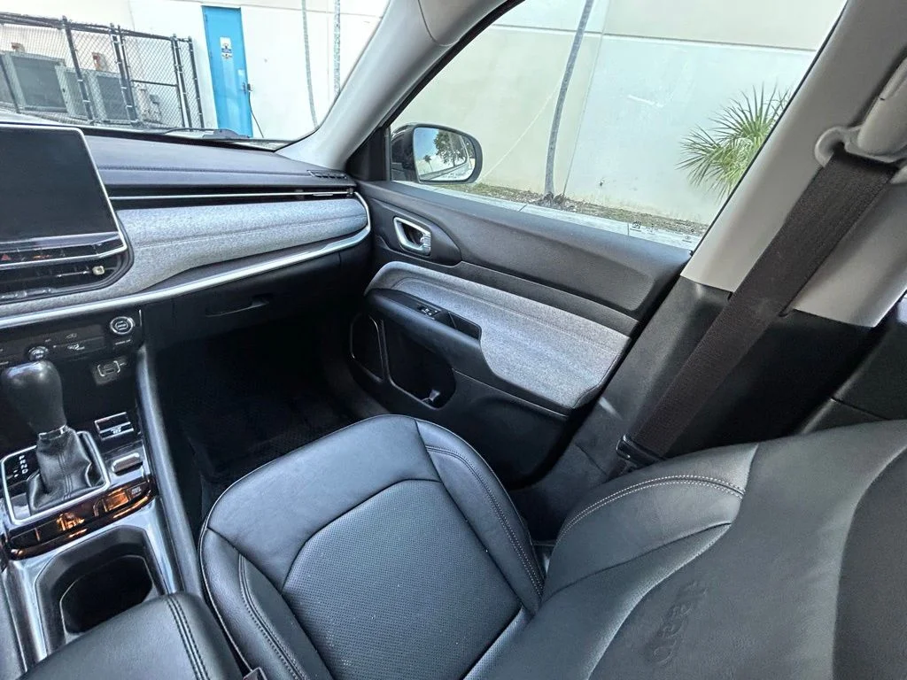 Certified Used 2022 White Jeep Latitude Lux image 11