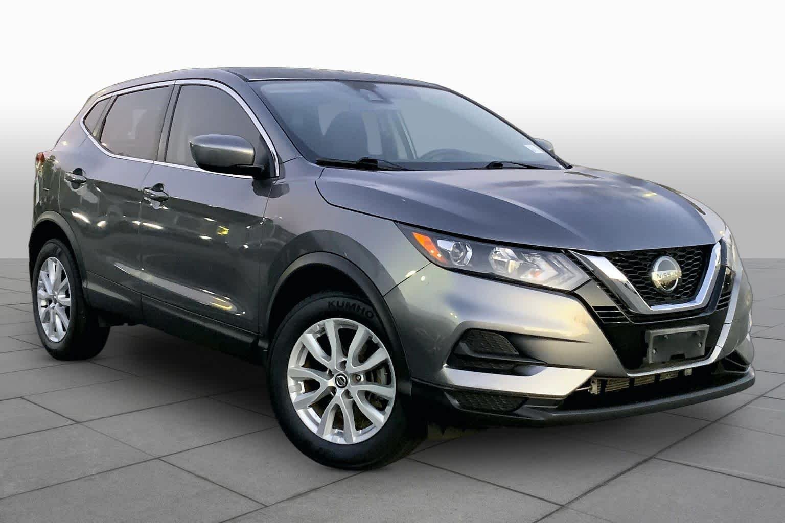 Used 2022 Gun Metallic Nissan S image 3