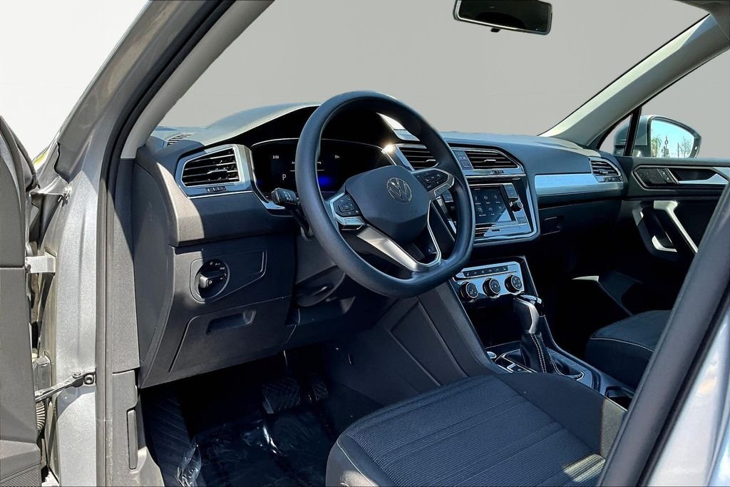 Used 2022 Gray Volkswagen 2.0T S image 18