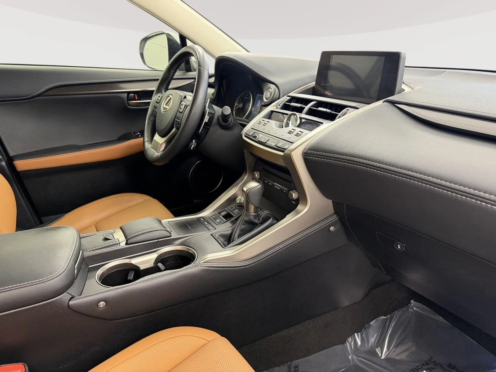 Used 2019 Eminent White Pearl Lexus Base image 26