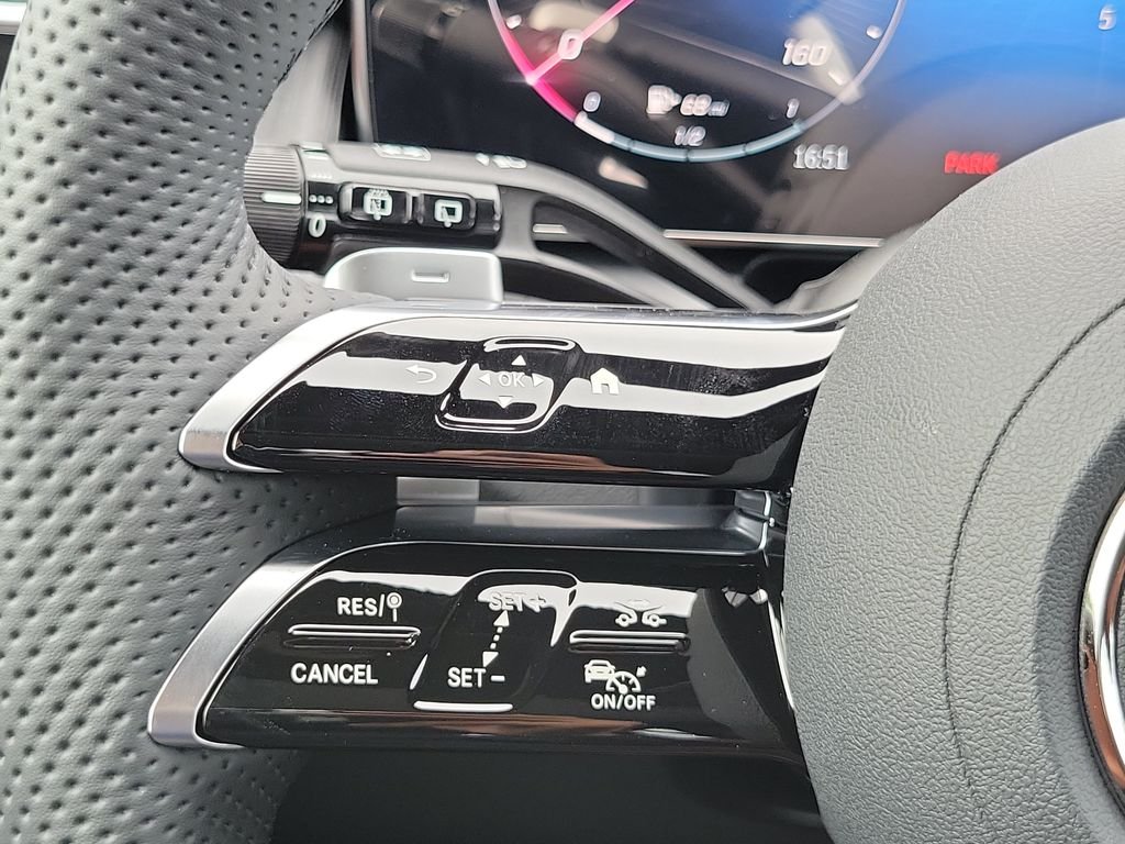New 2027 Black Mercedes-Benz GLC 300 image 24
