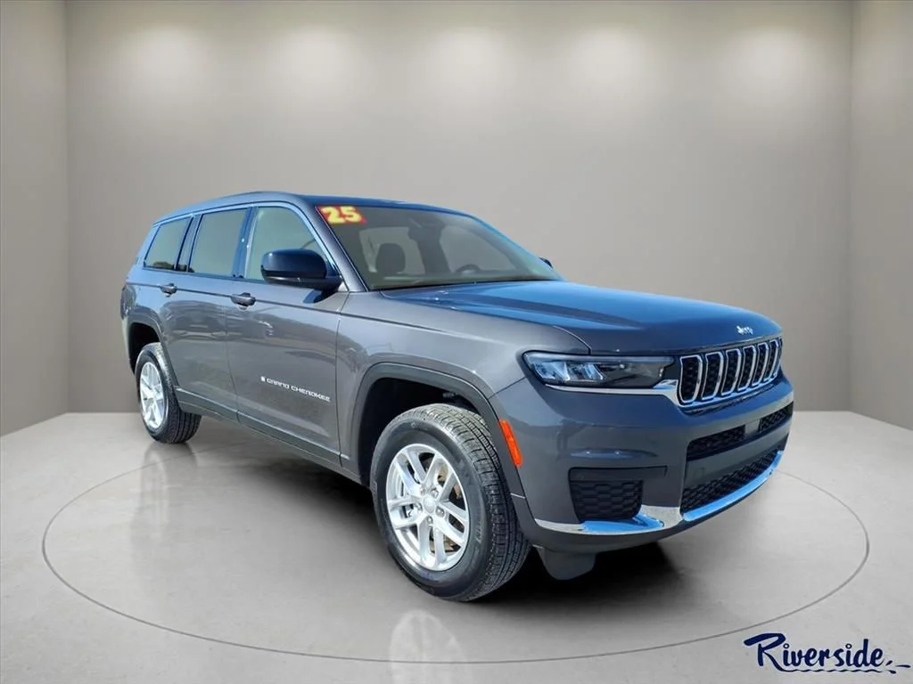 New 2025 Baltic Gray Metallic Clear-Coat Exterior Paint Jeep Laredo image 1