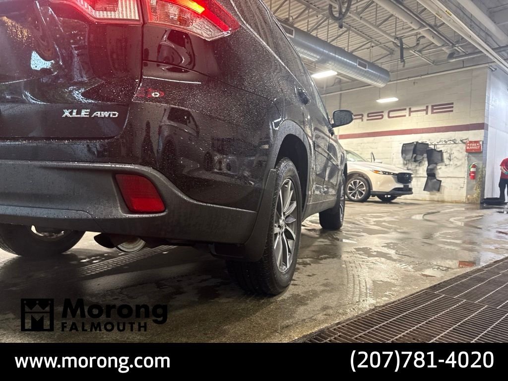 Used 2019 Black Toyota XLE image 6