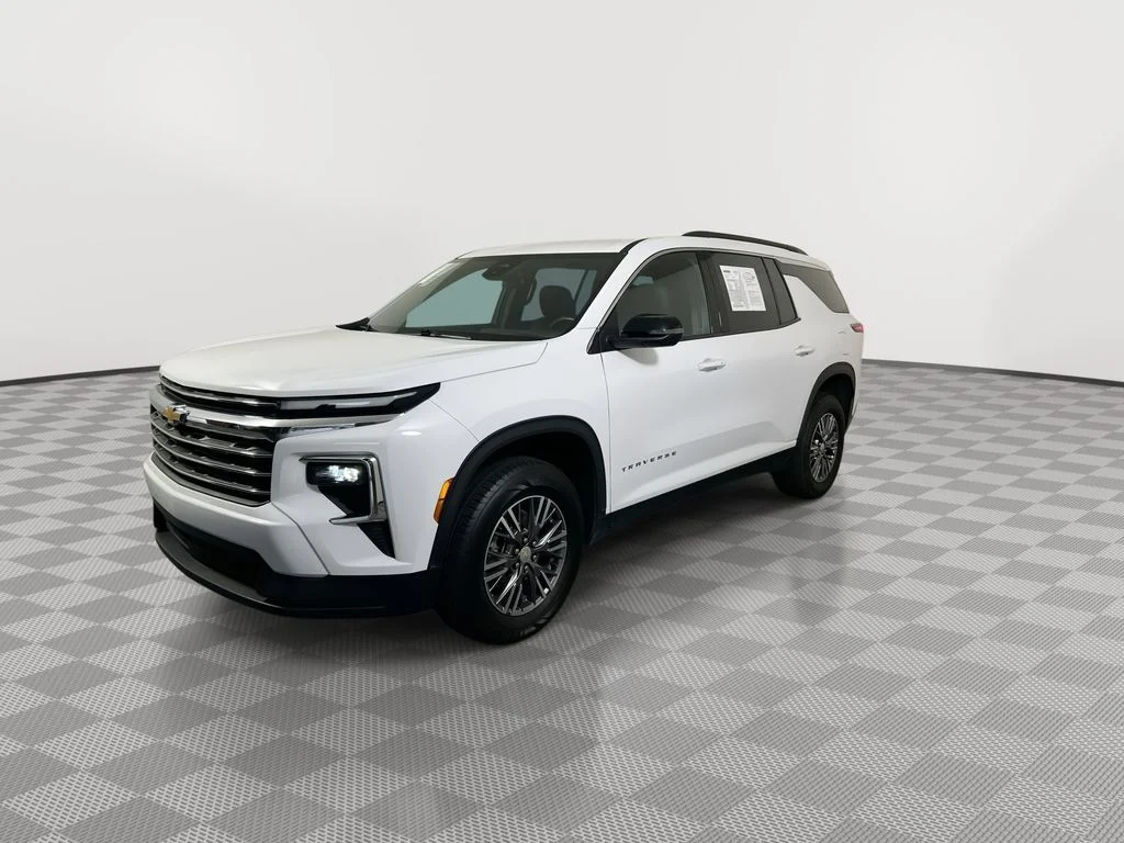 Used 2025 White Chevrolet LT image 4