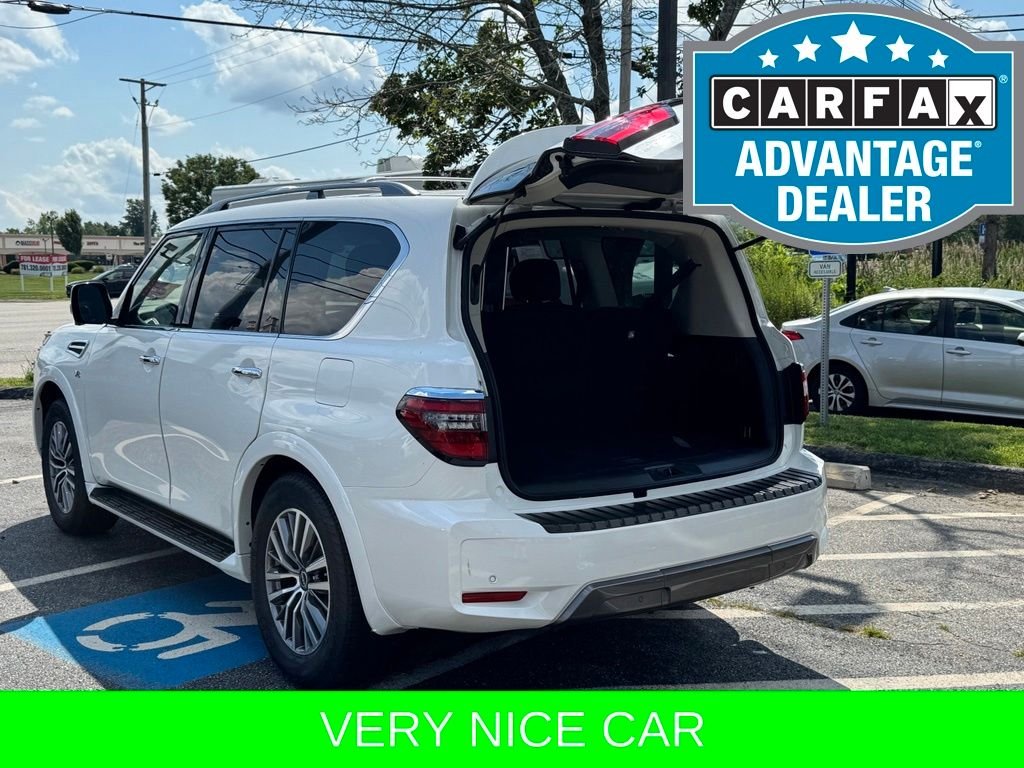 Used 2022 White Nissan SL image 10