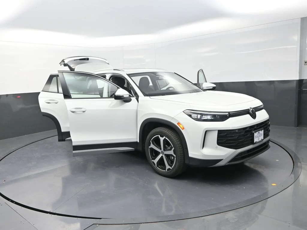 2026 Volkswagen Tiguan SE - Photo 29